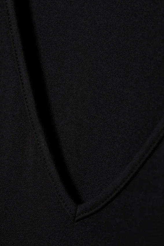 Slim Deep V-Neck T-Shirt – Black Slim Deep V-Neck T-Shirt – Black