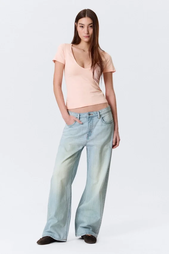 Slim Deep V-Neck T-Shirt – Dusty Pink Slim Deep V-Neck T-Shirt – Dusty Pink