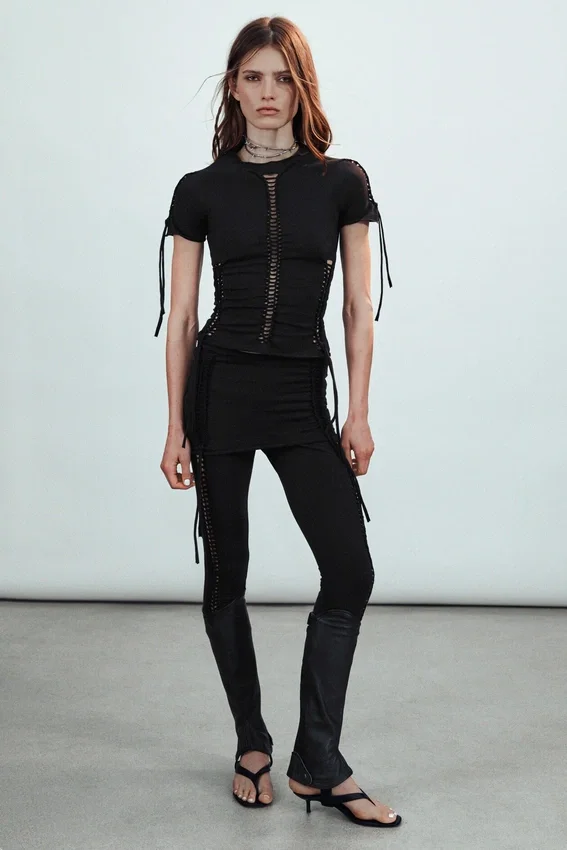 Slim Fit Knot Tee – Black Slim Fit Knot Tee – Black