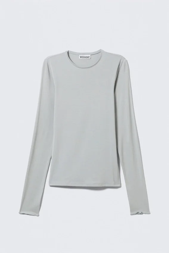Slim Fit Long-Sleeved Lyocell Top – Light Blue-Ish Grey Slim Fit Long-Sleeved Lyocell Top – Light Blue-Ish Grey