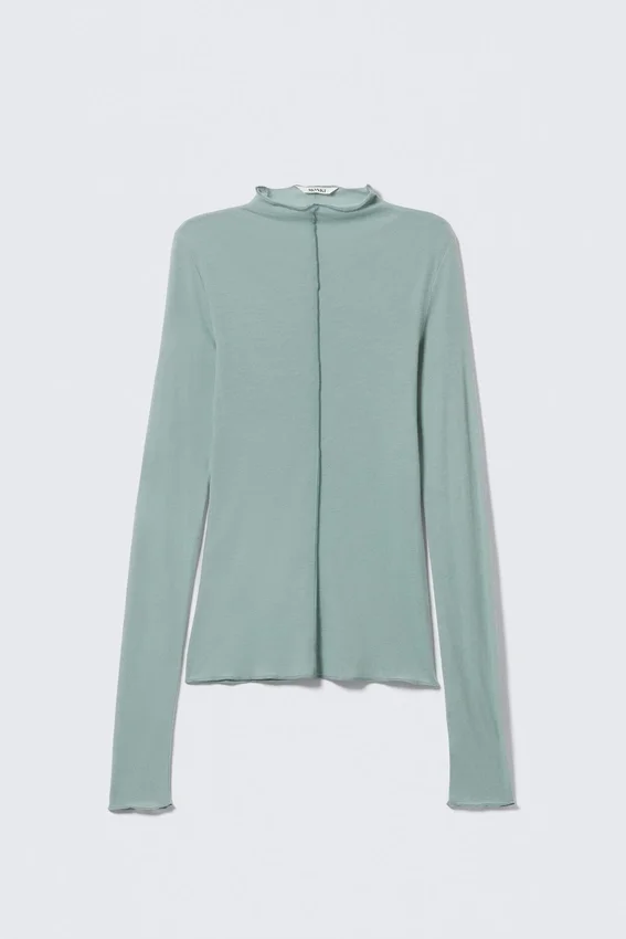 Slim Fit Long-Sleeved Mock-Neck Top – Turquoise Slim Fit Long-Sleeved Mock-Neck Top – Turquoise