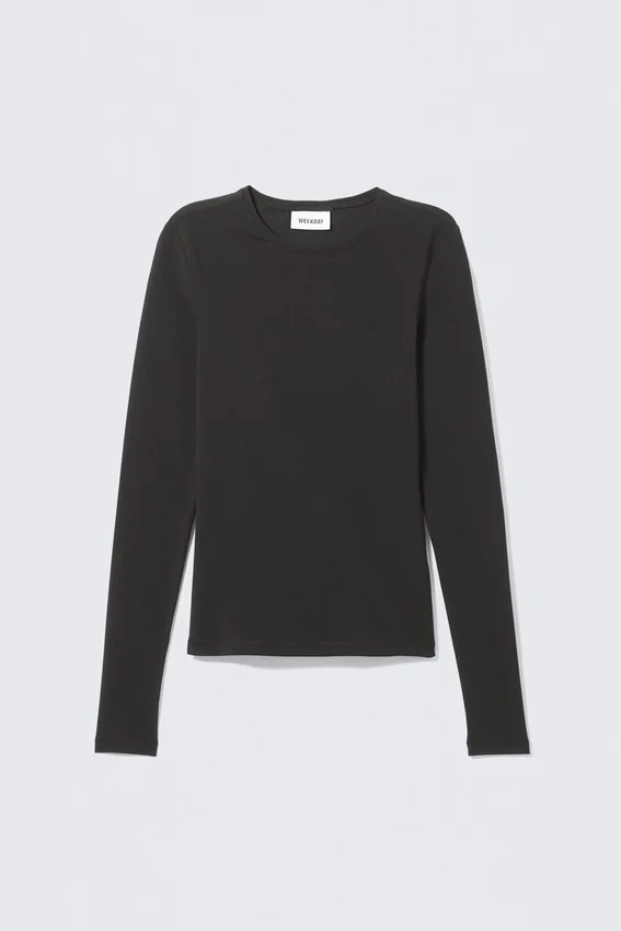 Slim Fitted Long Sleeve – Black Slim Fitted Long Sleeve – Black