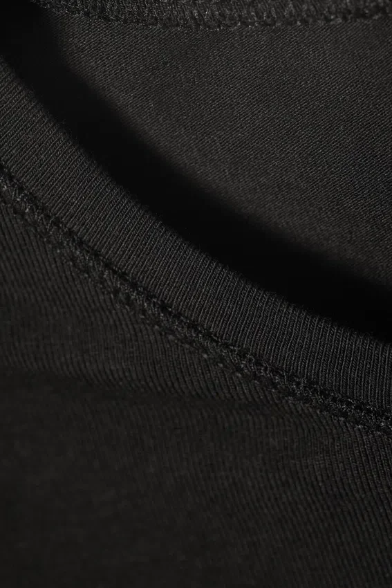 Slim Fitted Long Sleeve – Black Slim Fitted Long Sleeve – Black