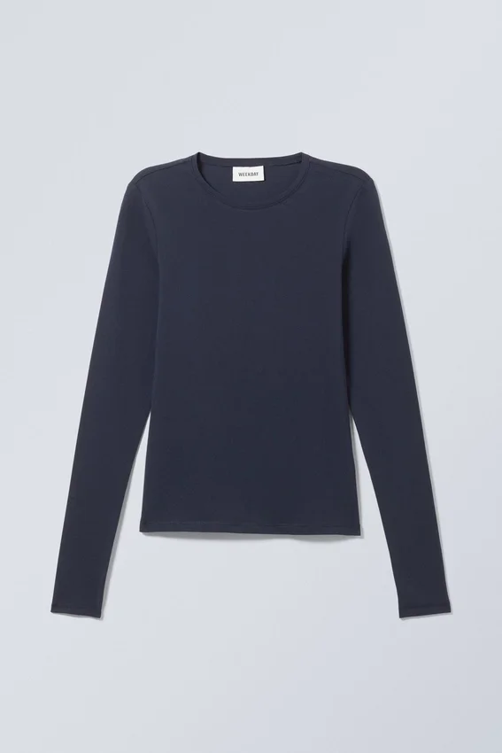 Slim Fitted Long Sleeve – Dark Blue Slim Fitted Long Sleeve – Dark Blue