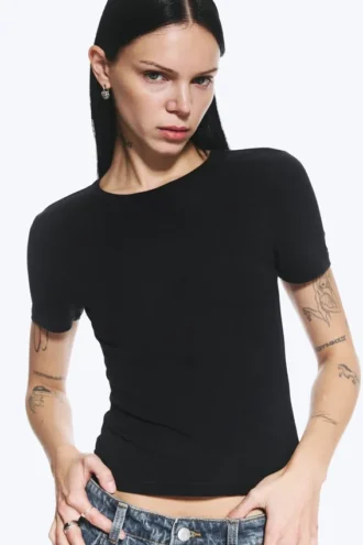 Slim Fitted T-Shirt – Black
