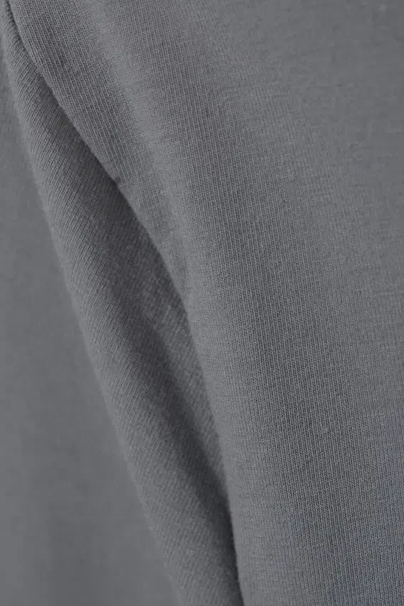 Slim Fitted T-Shirt – Dark Grey Slim Fitted T-Shirt – Dark Grey