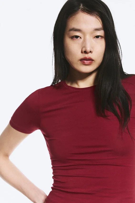 Slim Fitted T-Shirt – Dark Red Slim Fitted T-Shirt – Dark Red