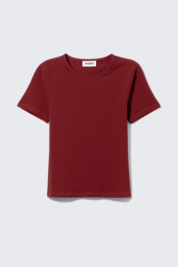 Slim Fitted T-Shirt – Dark Red Slim Fitted T-Shirt – Dark Red