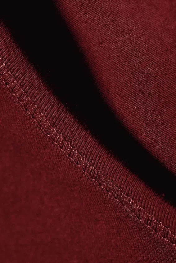 Slim Fitted T-Shirt – Dark Red Slim Fitted T-Shirt – Dark Red