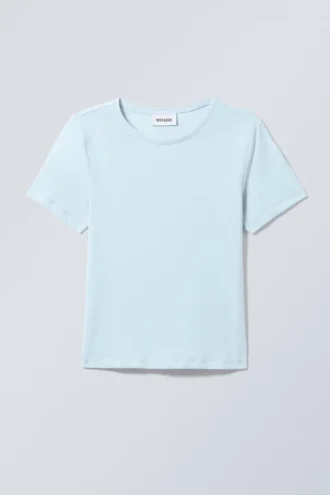 Slim Fitted T-Shirt – Light Blue