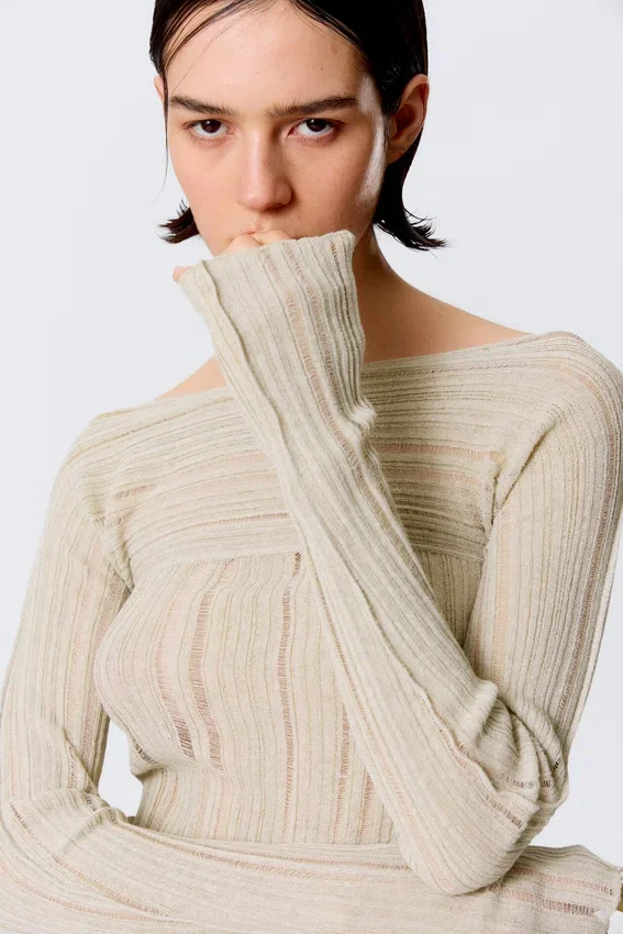Slim Knitted Boat-Neck Sweater – Beige Slim Knitted Boat-Neck Sweater – Beige