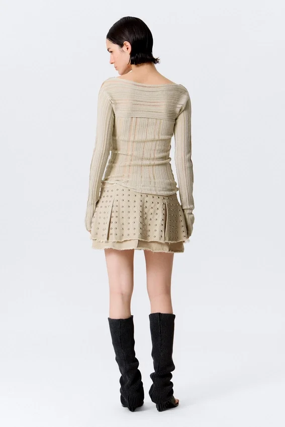 Slim Knitted Boat-Neck Sweater – Beige Slim Knitted Boat-Neck Sweater – Beige