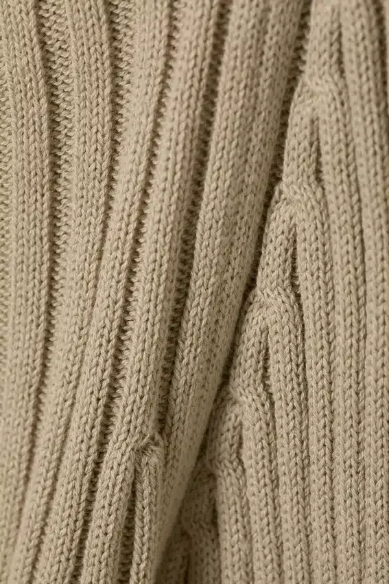 Slim Knitted Boat-Neck Sweater – Beige Slim Knitted Boat-Neck Sweater – Beige