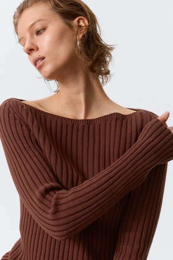 Slim Knitted Boat-Neck Sweater – Rusty Brown Slim Knitted Boat-Neck Sweater – Rusty Brown