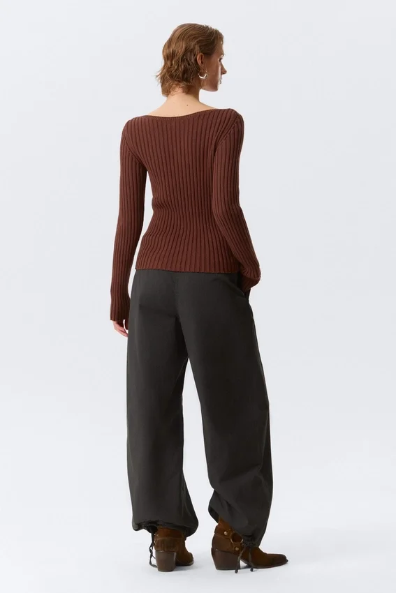 Slim Knitted Boat-Neck Sweater – Rusty Brown Slim Knitted Boat-Neck Sweater – Rusty Brown