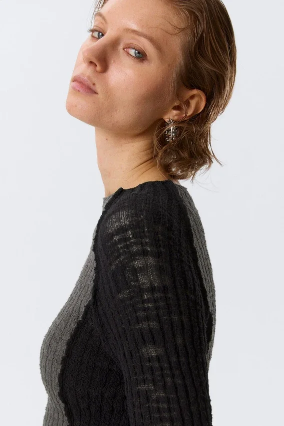 Slim Knitted Raglan-Sleeved Sweater – Black & Grey Slim Knitted Raglan-Sleeved Sweater – Black & Grey