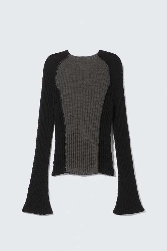 Slim Knitted Raglan-Sleeved Sweater – Black & Grey Slim Knitted Raglan-Sleeved Sweater – Black & Grey