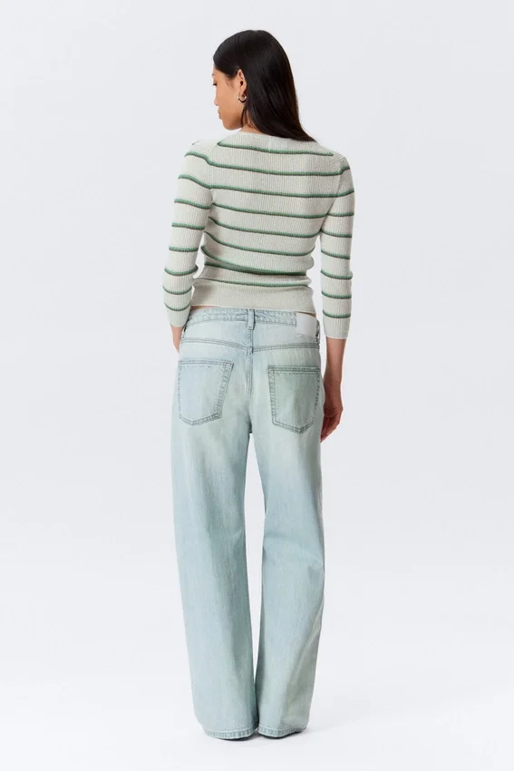 Slim Knitted V-Neck Sweater – Striped Light Grey Slim Knitted V-Neck Sweater – Striped Light Grey