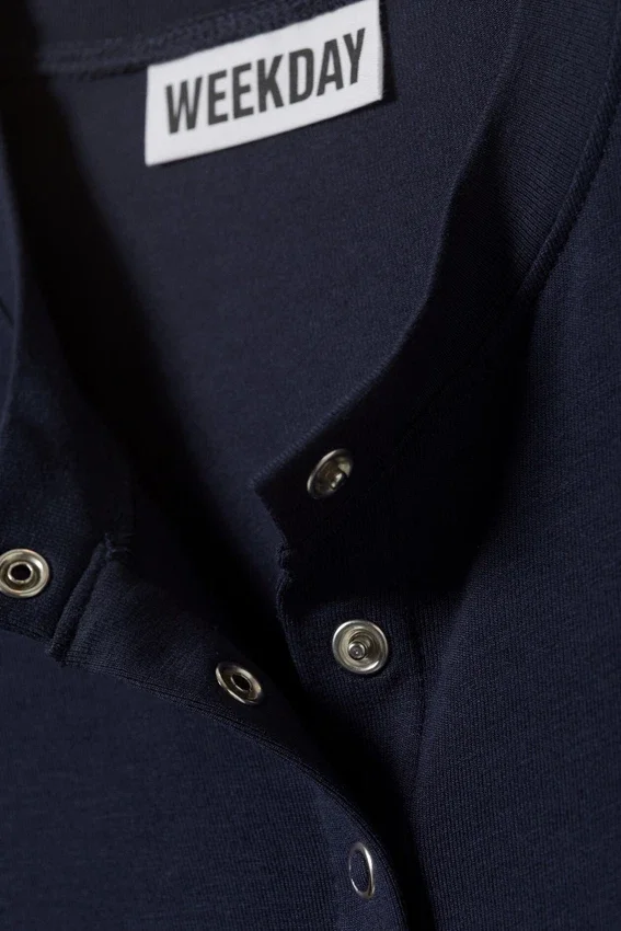 Slim Long-Sleeved Buttoned Cardigan – Dark Blue Slim Long-Sleeved Buttoned Cardigan – Dark Blue