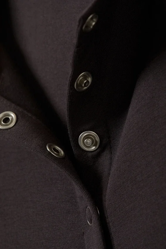Slim Long-Sleeved Buttoned Cardigan – Dark Brown Slim Long-Sleeved Buttoned Cardigan – Dark Brown