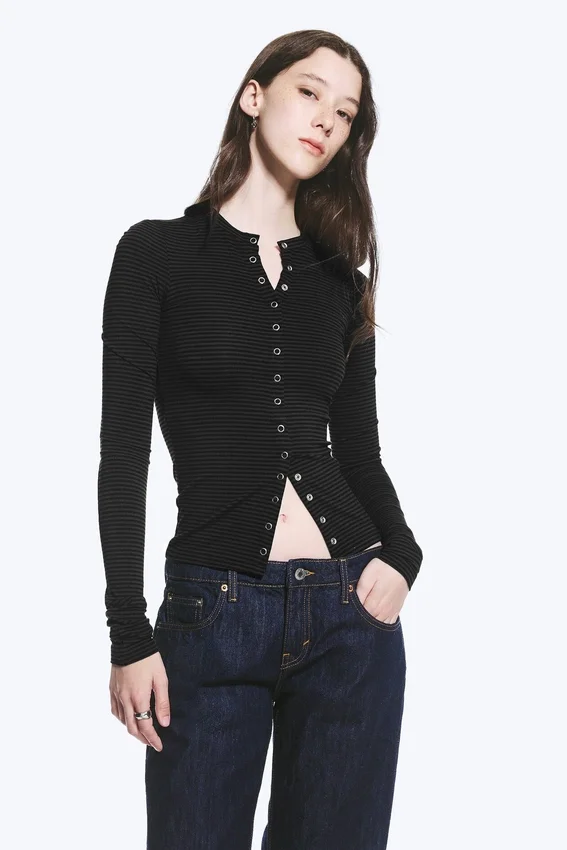 Slim Long-Sleeved Buttoned Cardigan – Striped Dark Grey Slim Long-Sleeved Buttoned Cardigan – Striped Dark Grey
