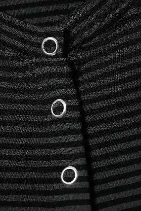 Slim Long-Sleeved Buttoned Cardigan – Striped Dark Grey Slim Long-Sleeved Buttoned Cardigan – Striped Dark Grey