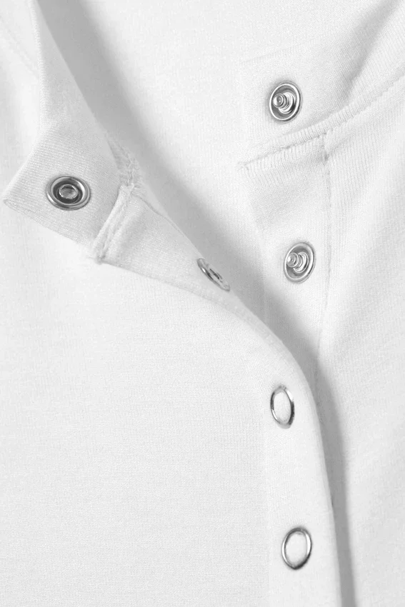 Slim Long-Sleeved Buttoned Cardigan – White Slim Long-Sleeved Buttoned Cardigan – White