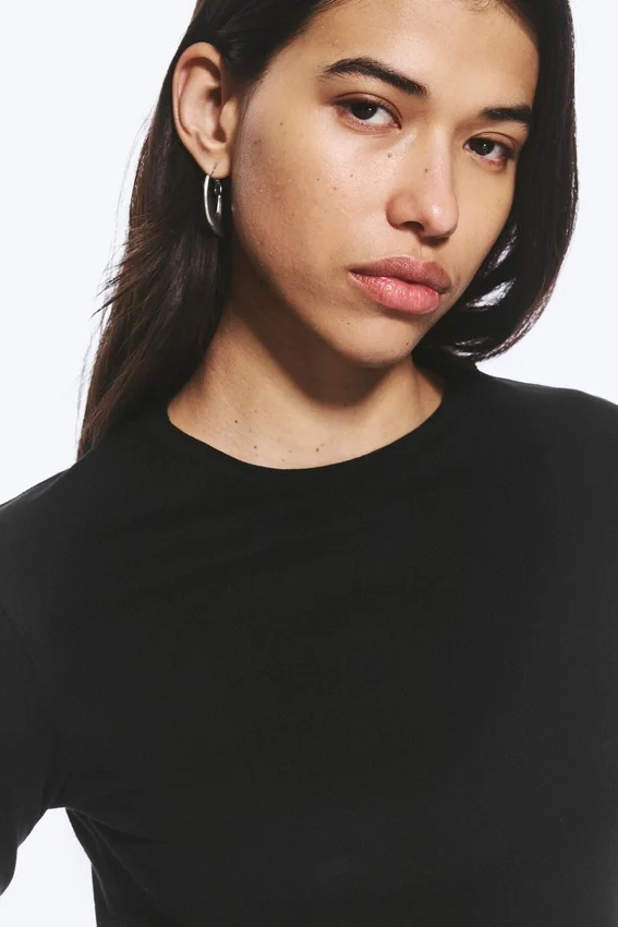 Slim Long-Sleeved Cotton Top – Black Slim Long-Sleeved Cotton Top – Black