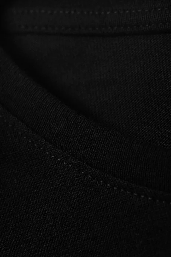 Slim Long-Sleeved Cotton Top – Black Slim Long-Sleeved Cotton Top – Black