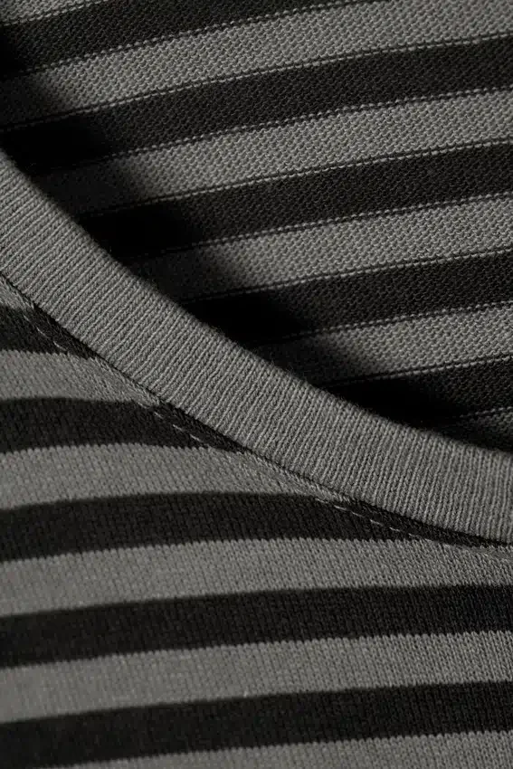 Slim Long-Sleeved Cotton Top – Black & Grey Stripes Slim Long-Sleeved Cotton Top – Black & Grey Stripes