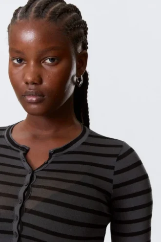 Slim Long-Sleeved Henley Top – Black & Grey Stripes