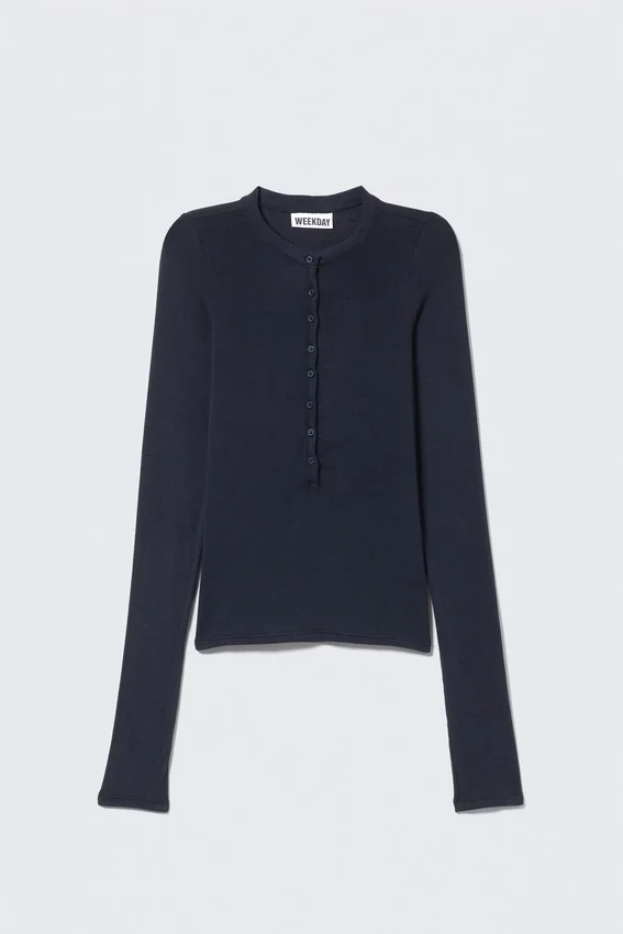 Slim Long-Sleeved Henley Top – Dark Blue Slim Long-Sleeved Henley Top – Dark Blue