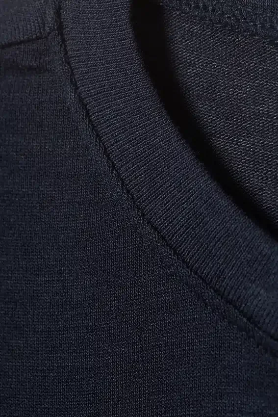 Slim Long-Sleeved Henley Top – Dark Blue Slim Long-Sleeved Henley Top – Dark Blue