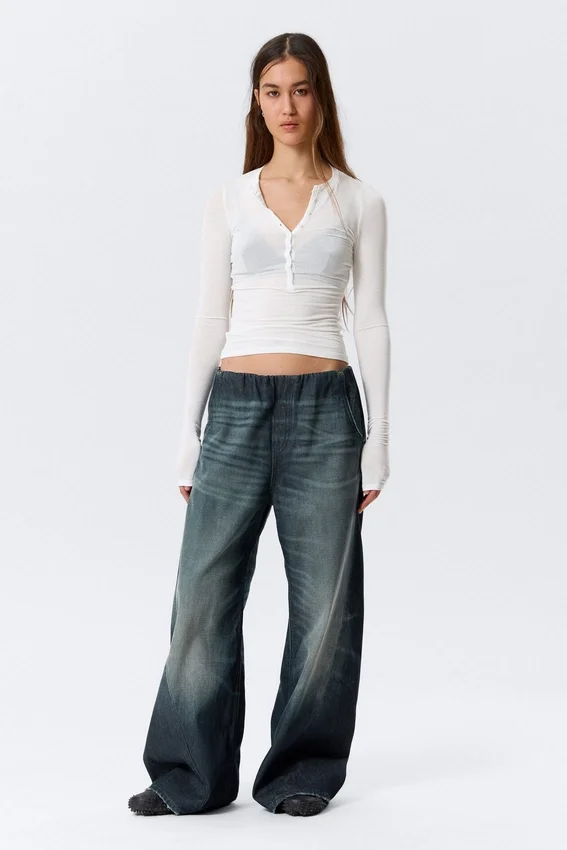Slim Long-Sleeved Henley Top – White Slim Long-Sleeved Henley Top – White
