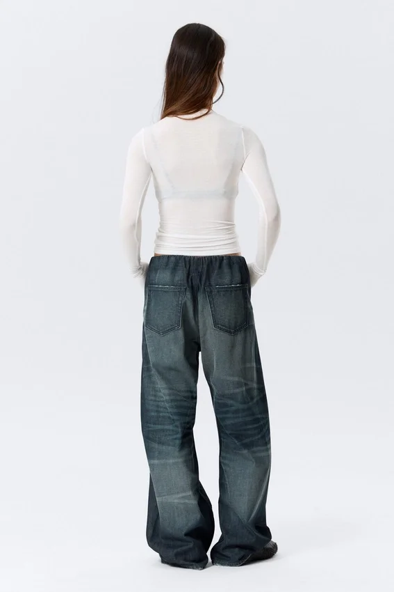 Slim Long-Sleeved Henley Top – White Slim Long-Sleeved Henley Top – White