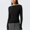 Slim Long-Sleeved Open Back Top – Black Slim Long-Sleeved Open Back Top – Black