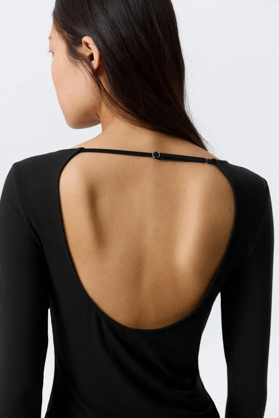 Slim Long-Sleeved Open Back Top – Black Slim Long-Sleeved Open Back Top – Black