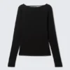 Slim Long-Sleeved Open Back Top – Black Slim Long-Sleeved Open Back Top – Black