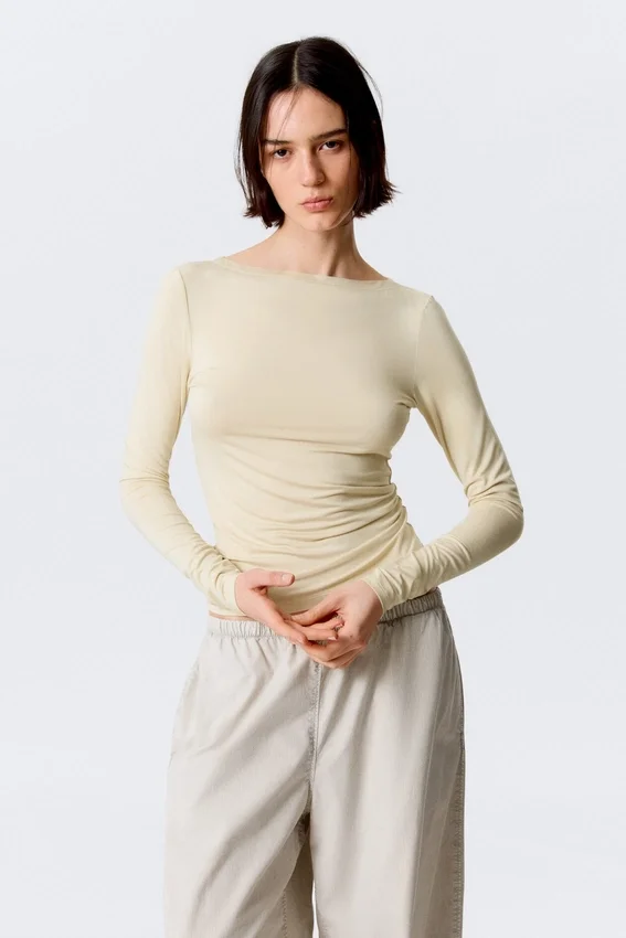 Slim Long-Sleeved Open Back Top – Light Dusty Beige Slim Long-Sleeved Open Back Top – Light Dusty Beige