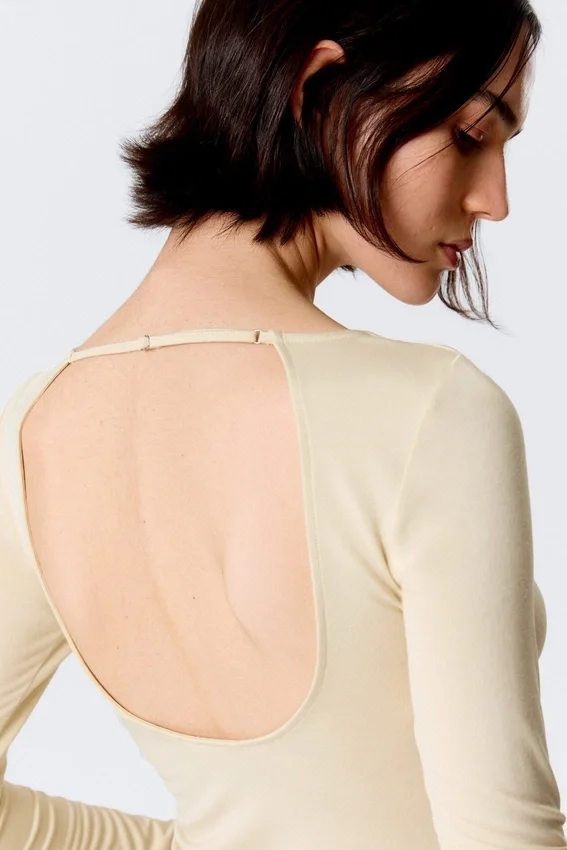 Slim Long-Sleeved Open Back Top – Light Dusty Beige Slim Long-Sleeved Open Back Top – Light Dusty Beige