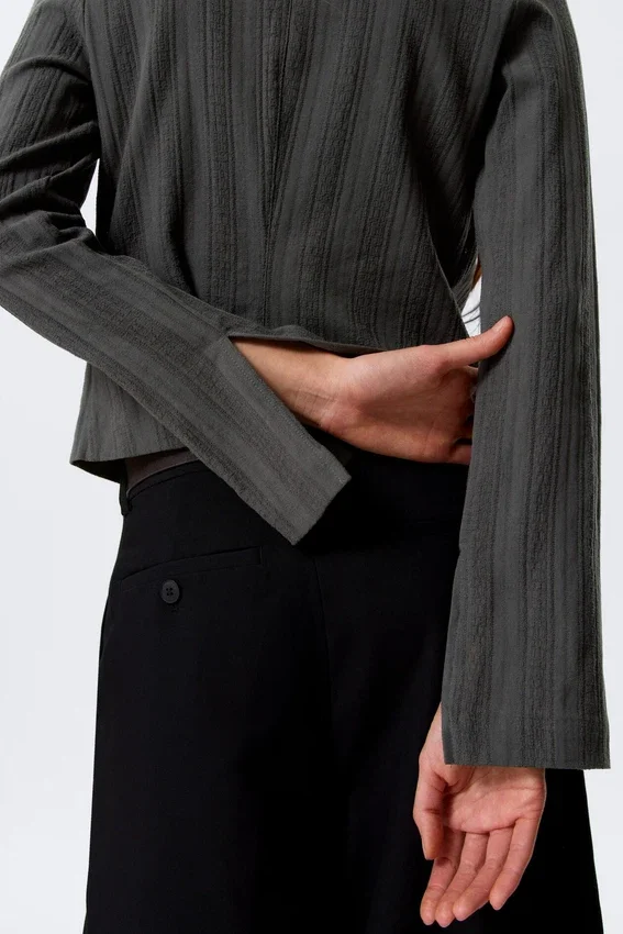 Slim Long-Sleeved Zip Shirt – Dark Grey Slim Long-Sleeved Zip Shirt – Dark Grey