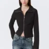 Slim Long-Sleeved Zip Shirt – Striped Black Slim Long-Sleeved Zip Shirt – Striped Black