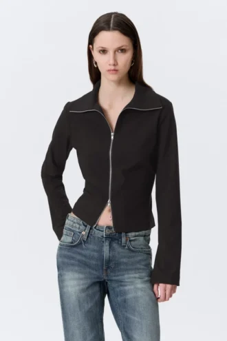 Slim Long-Sleeved Zip Shirt – Striped Black Slim Long-Sleeved Zip Shirt – Striped Black