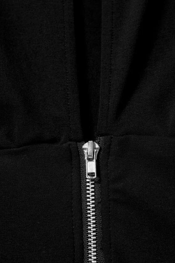 Slim Long-Sleeved Zip Top – Black Slim Long-Sleeved Zip Top – Black