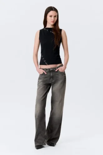 Slim Pierced Seam Sleeveless Top – Black