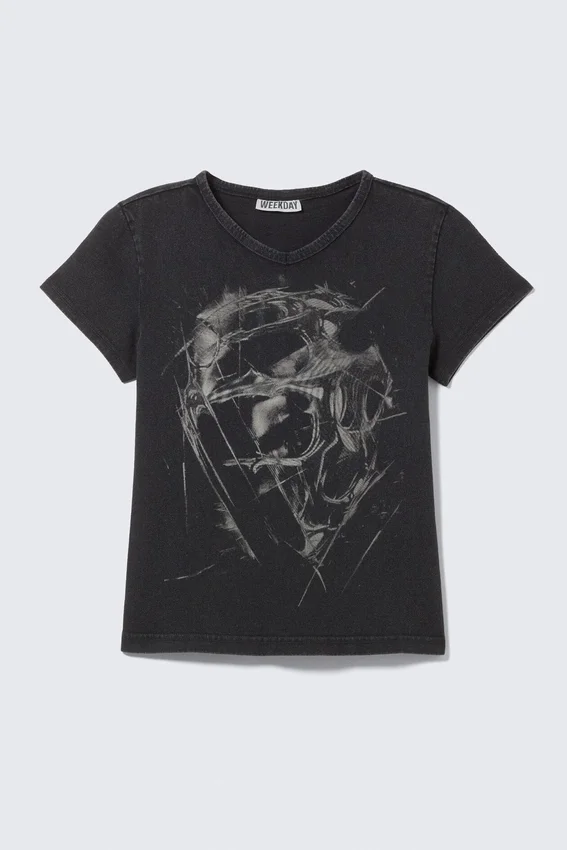 Slim Printed V-Neck T-Shirt – Black – Sci-Fi Print Slim Printed V-Neck T-Shirt – Black – Sci-Fi Print
