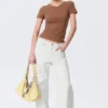 Slim Short-Sleeved Open-Back Top – Brown Slim Short-Sleeved Open-Back Top – Brown