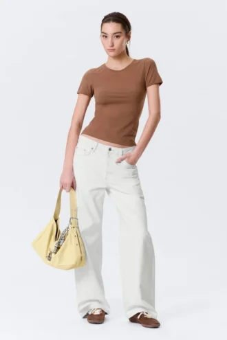 Slim Short-Sleeved Open-Back Top – Brown
