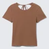 Slim Short-Sleeved Open-Back Top – Brown Slim Short-Sleeved Open-Back Top – Brown