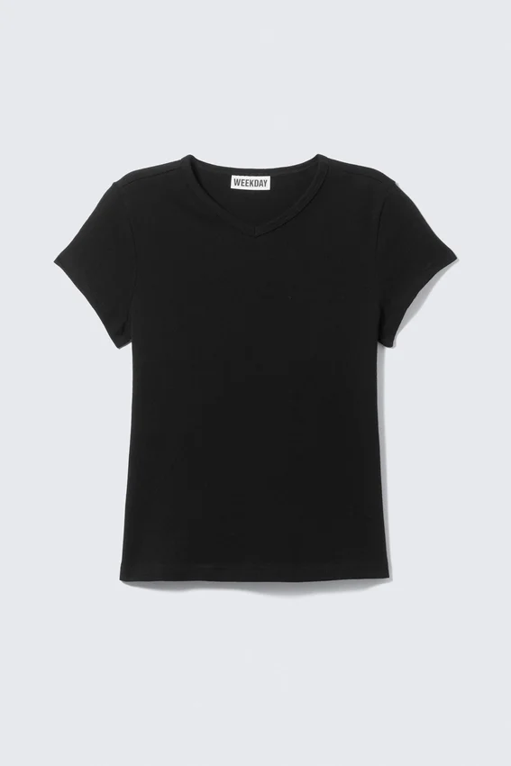 Slim Short-Sleeved V-Neck T-Shirt – Black Slim Short-Sleeved V-Neck T-Shirt – Black